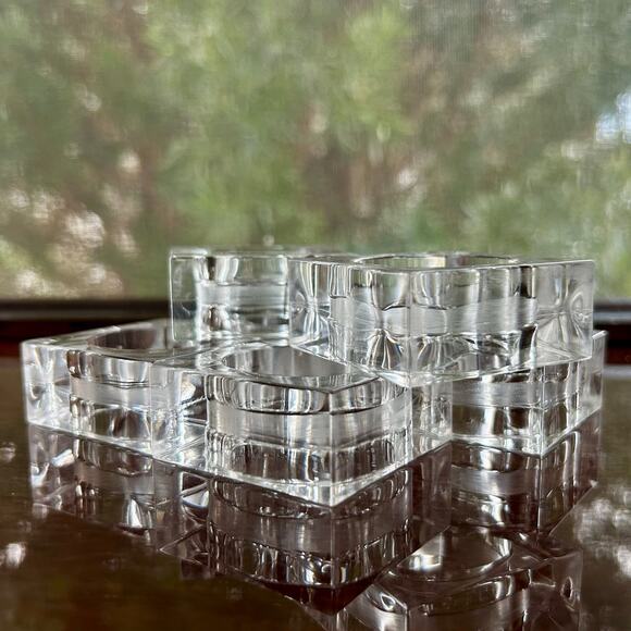 Vintage Lucite Square Napkin Rings – Set of 6 – 2” x 2” Modern Clear Holders - Picture 4 of 11
